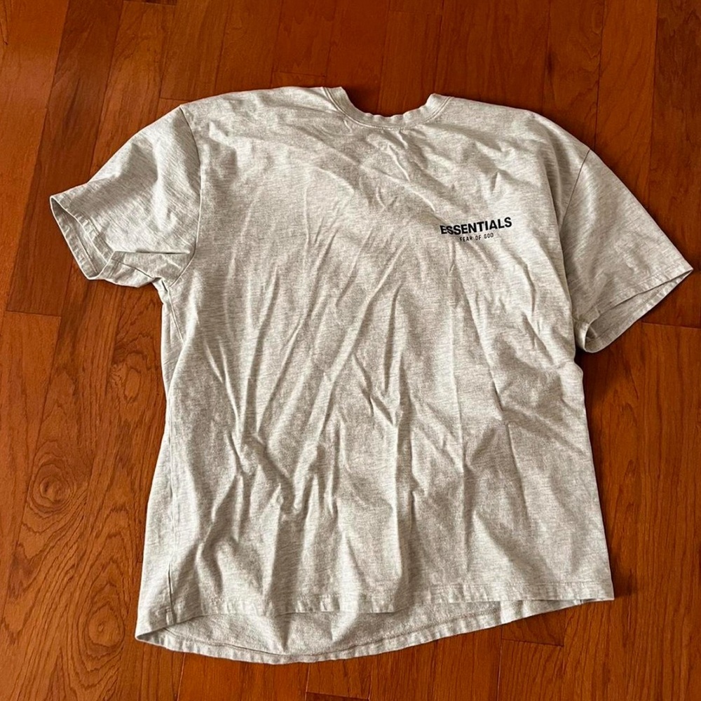 large beige essentials fear of god t shirt, perfect condition, first oversized